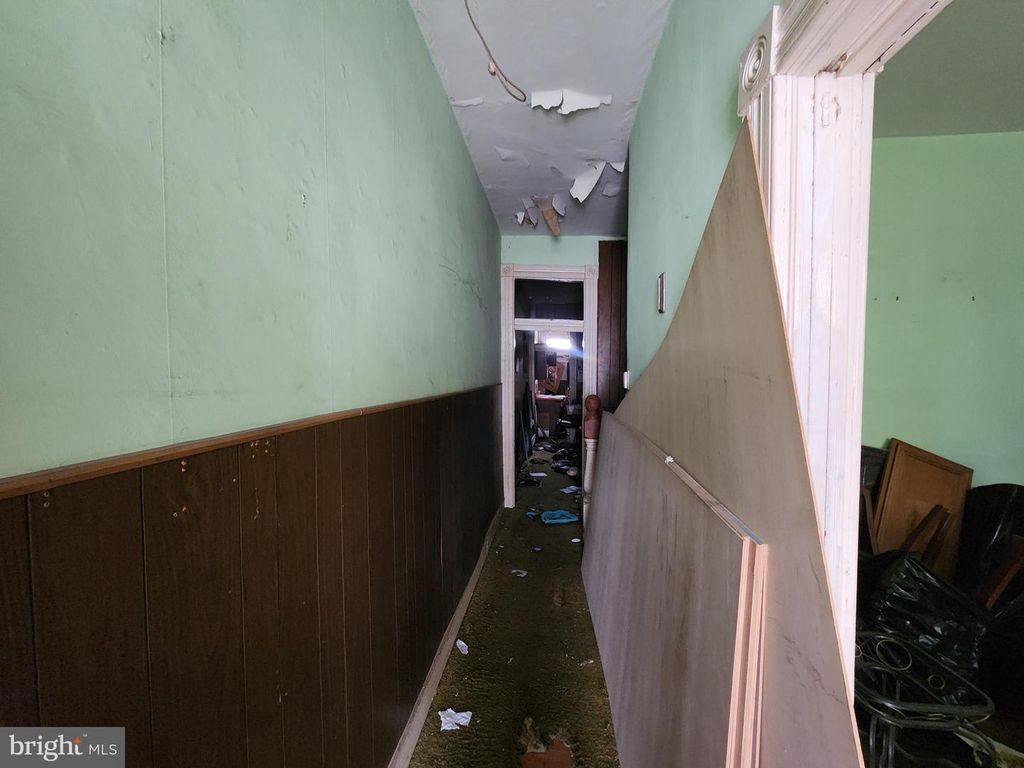 Image 5 of property listing at 1613 E LAFAYETTE AVE, Baltimore, MD 21213