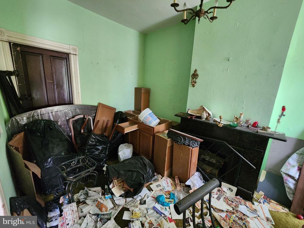 Image 6 of property listing at 1613 E LAFAYETTE AVE, Baltimore, MD 21213