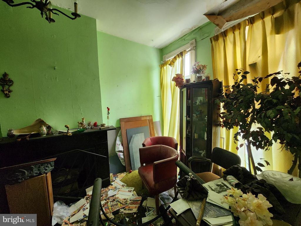 Image 7 of property listing at 1613 E LAFAYETTE AVE, Baltimore, MD 21213