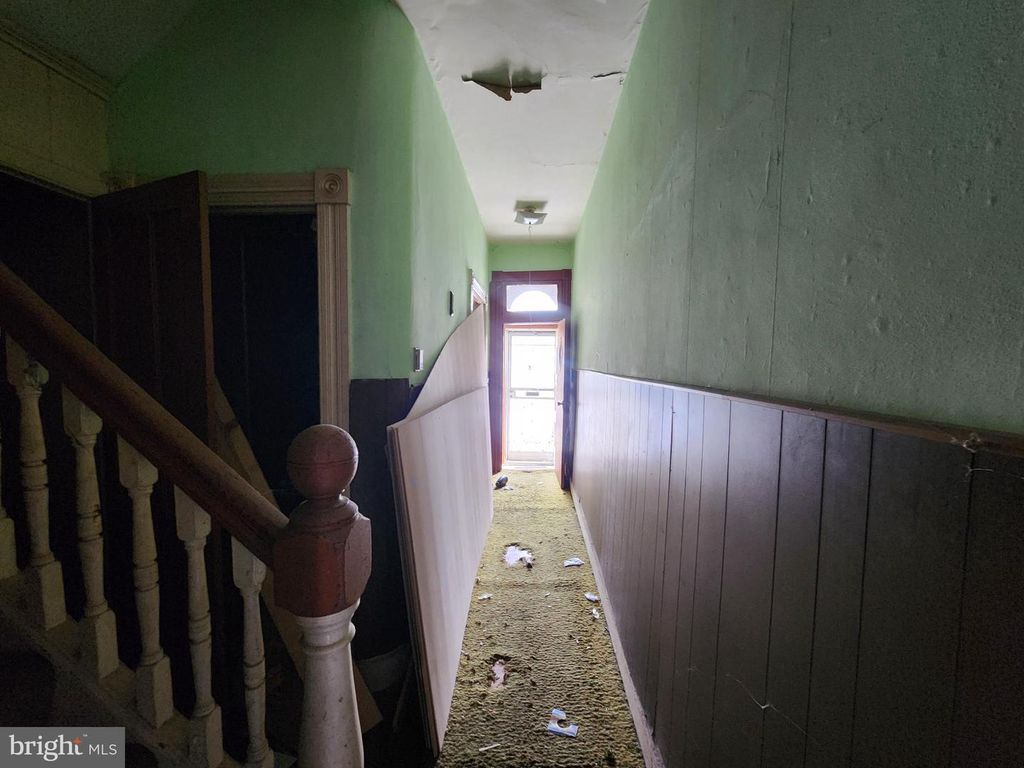 Image 9 of property listing at 1613 E LAFAYETTE AVE, Baltimore, MD 21213
