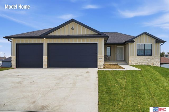 2736 Kinzie Circle, Lincoln, NE 68507