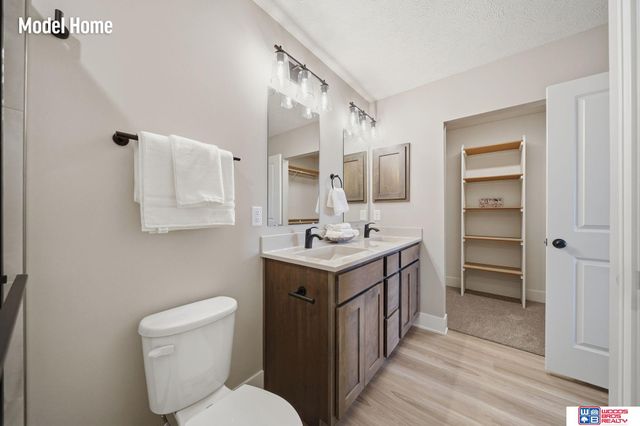 2736 Kinzie Circle, Lincoln, NE 68507