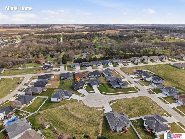 2736 Kinzie Circle, Lincoln, NE 68507