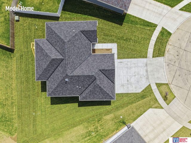 2736 Kinzie Circle, Lincoln, NE 68507