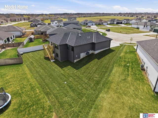 2736 Kinzie Circle, Lincoln, NE 68507