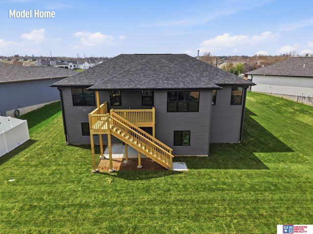2736 Kinzie Circle, Lincoln, NE 68507