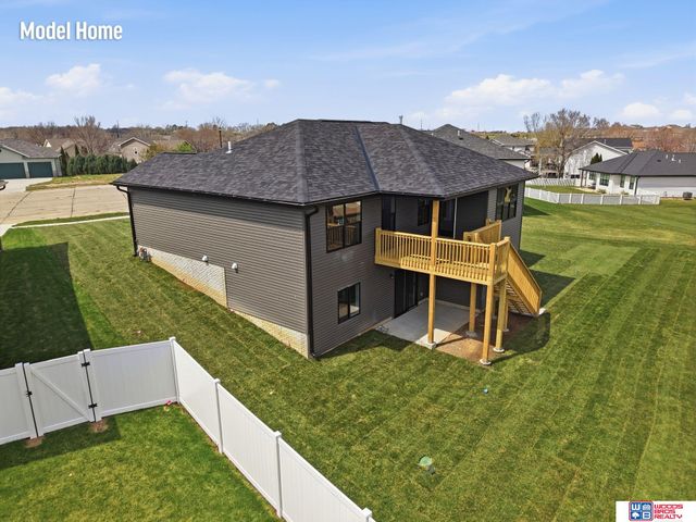 2736 Kinzie Circle, Lincoln, NE 68507