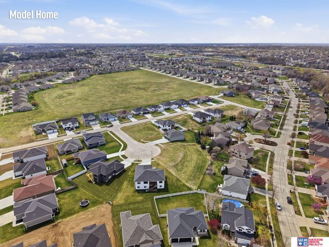 2736 Kinzie Circle, Lincoln, NE 68507