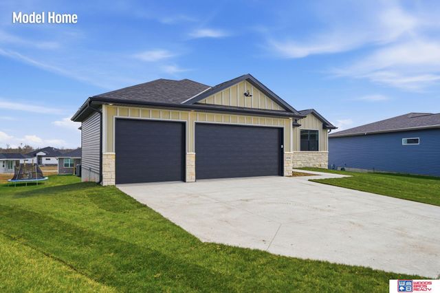2736 Kinzie Circle, Lincoln, NE 68507