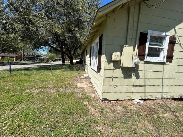 400 N Stevenson Street, Eagle Lake, TX 77434