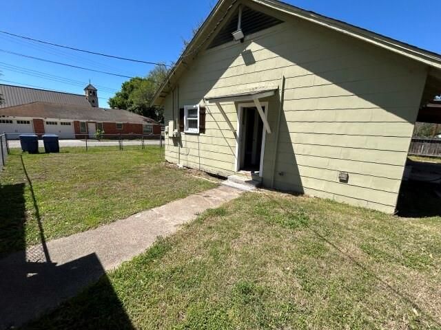 400 N Stevenson Street, Eagle Lake, TX 77434