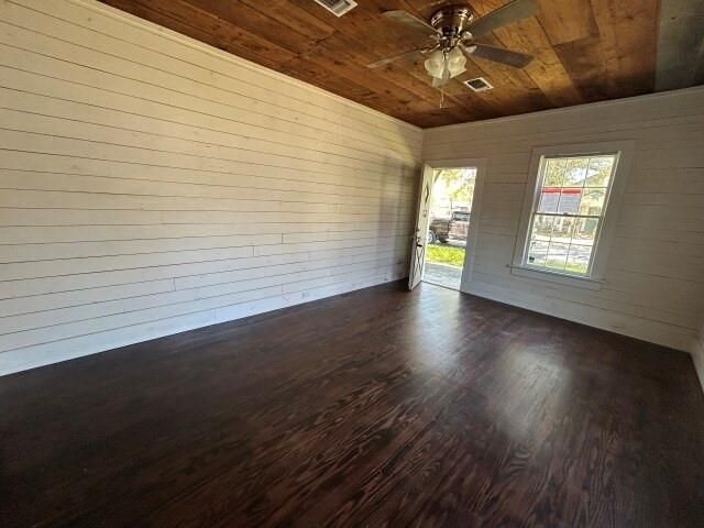 400 N Stevenson Street, Eagle Lake, TX 77434