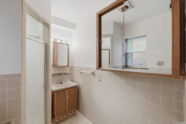 126 Chesswood, San Antonio, TX 78228