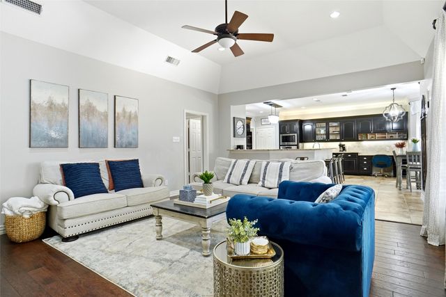 128 Greenhill Trail S, Trophy Club, TX 76262