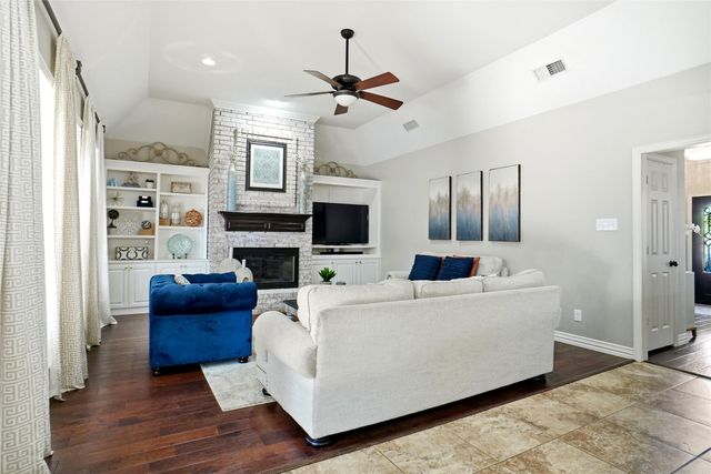 128 Greenhill Trail S, Trophy Club, TX 76262