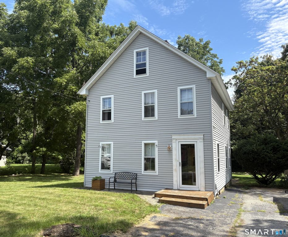 63 Elmwood Heights, Colchester, CT 06415