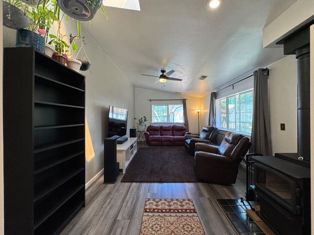 14764 Tanyard Hill Rd, Pine Grove, CA 95665