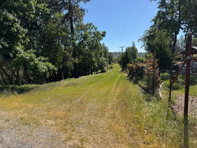 14764 Tanyard Hill Rd, Pine Grove, CA 95665