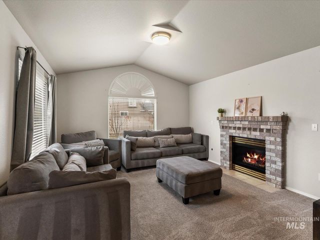 4225 E Park Ridge Dr, Nampa, ID 83687