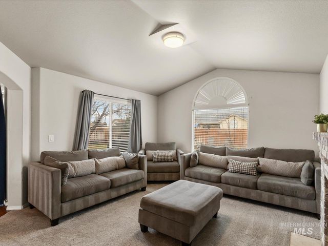 4225 E Park Ridge Dr, Nampa, ID 83687