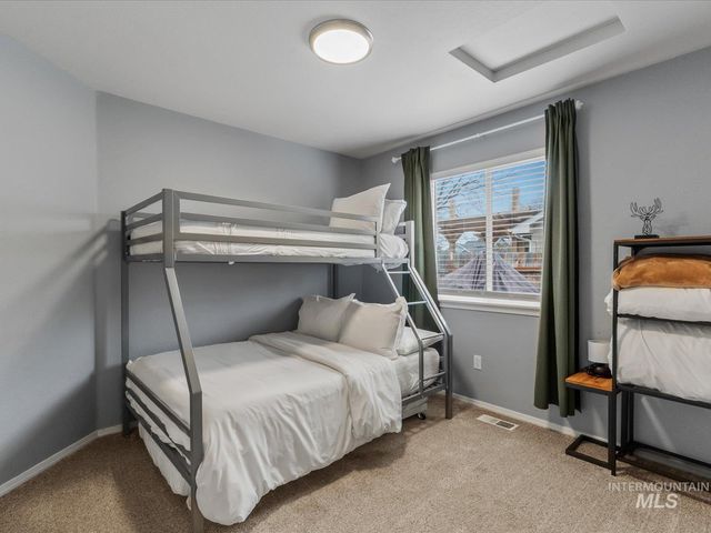 4225 E Park Ridge Dr, Nampa, ID 83687