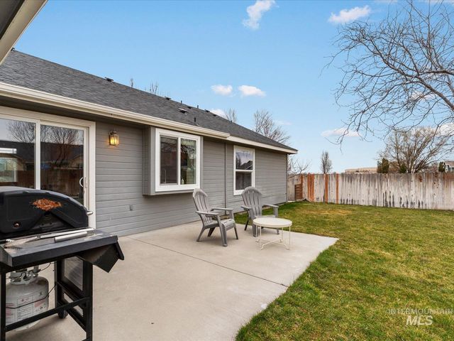4225 E Park Ridge Dr, Nampa, ID 83687