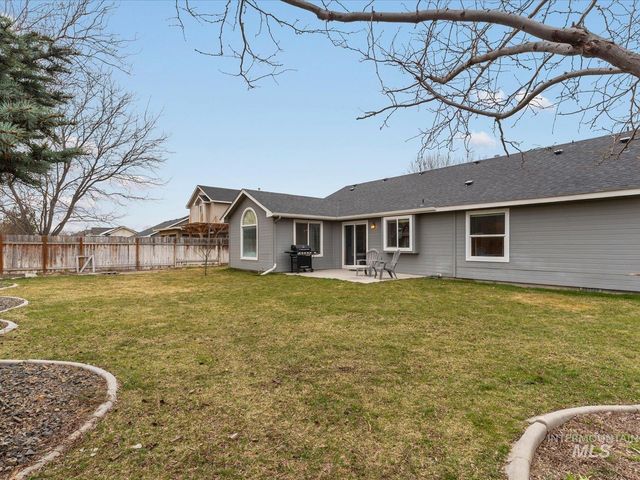 4225 E Park Ridge Dr, Nampa, ID 83687