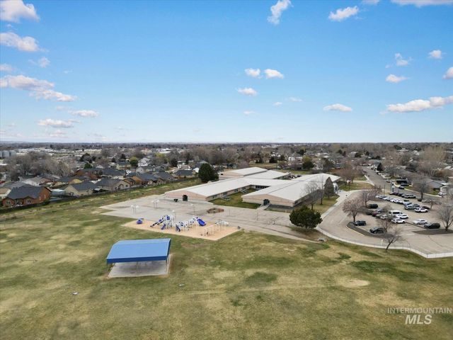 4225 E Park Ridge Dr, Nampa, ID 83687