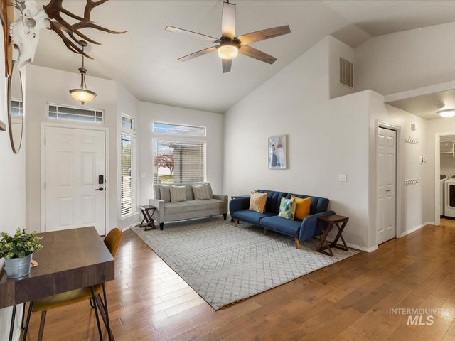 4225 E Park Ridge Dr, Nampa, ID 83687