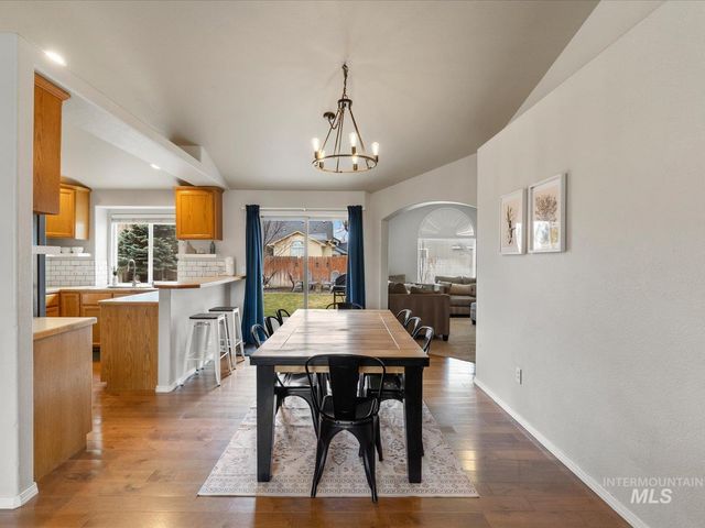 4225 E Park Ridge Dr, Nampa, ID 83687