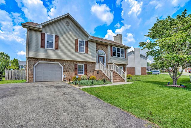 927 Harmon CIR, Roanoke, VA 24019
