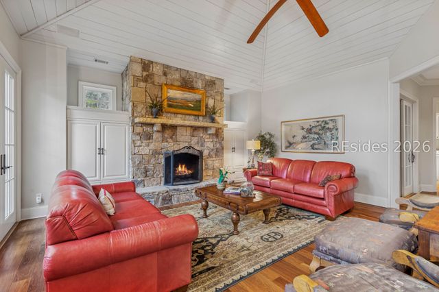 25 Ashley Hall Dr, Bluffton, SC 29910