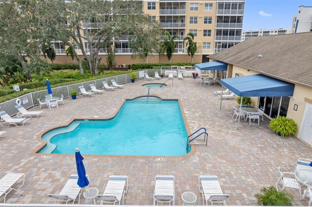 960 STARKEY ROAD 9205, Largo, FL 33771