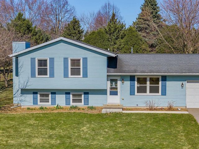 6657 Wendell Way, Deforest, WI 53532