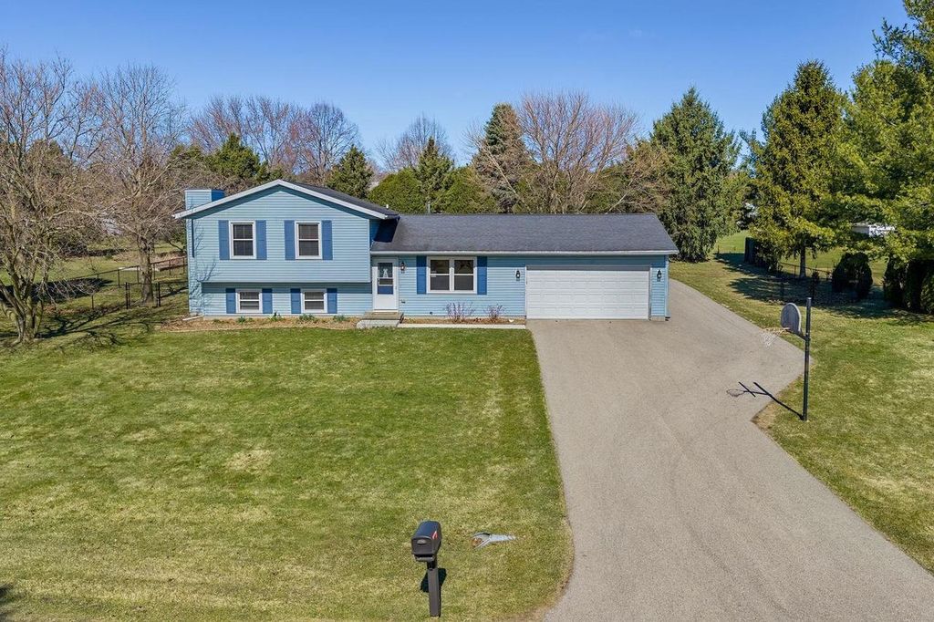 6657 Wendell Way, Deforest, WI 53532