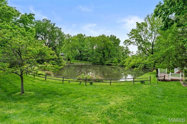 160 Ladue Pines Drive, Creve Coeur, MO 63141