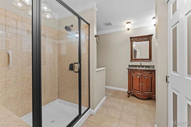 160 Ladue Pines Drive, Creve Coeur, MO 63141