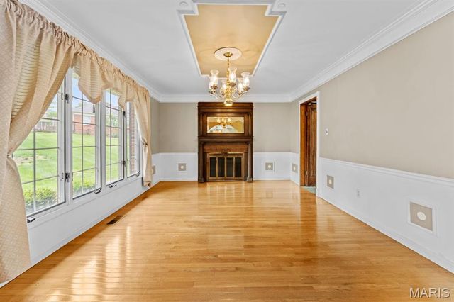 160 Ladue Pines Drive, Creve Coeur, MO 63141