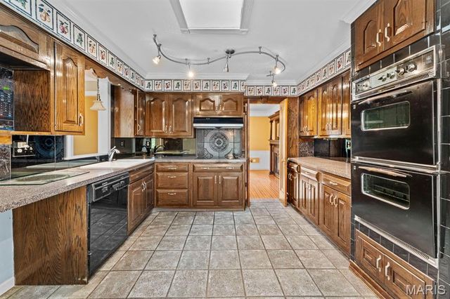 160 Ladue Pines Drive, Creve Coeur, MO 63141
