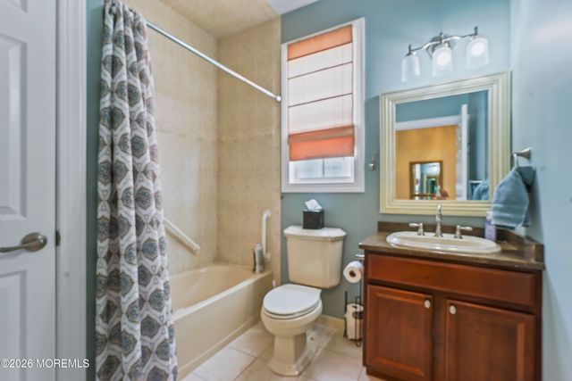 12 Silver Maple Lane, Howell, NJ 07728