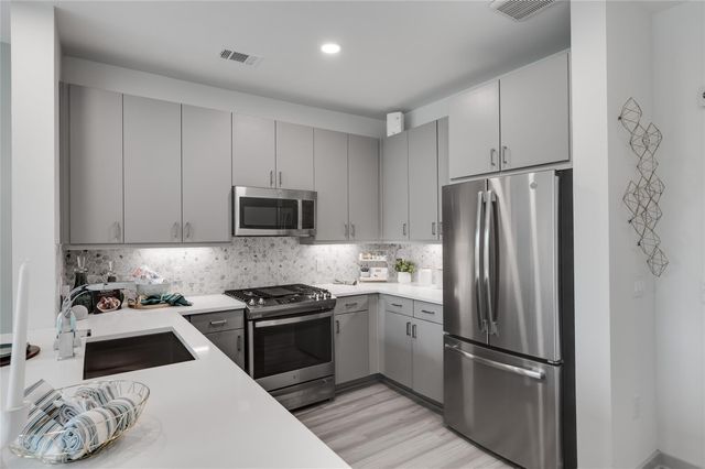 3636 W Dallas Street 521, Houston, TX 77019