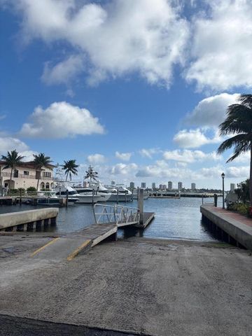 516 Sabal Palm Drive, Lake Park, FL 33403