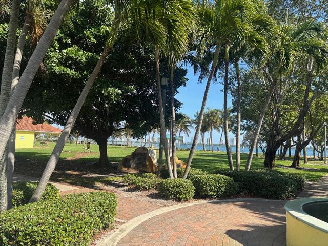 516 Sabal Palm Drive, Lake Park, FL 33403