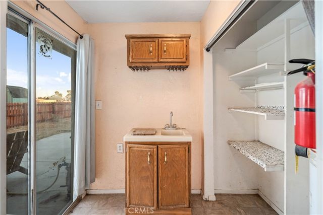 8728 W Avenue E12, Lancaster, CA 93536