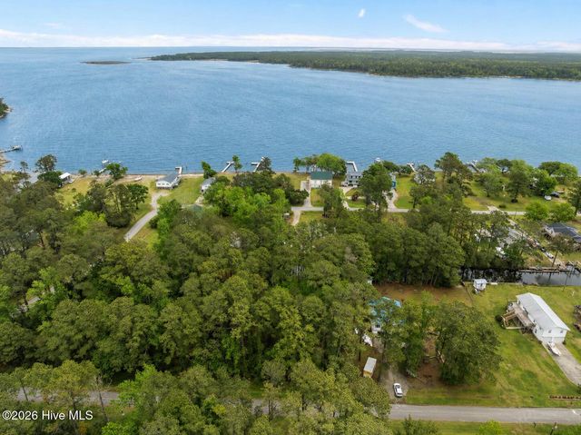 131 Sportsman Lane, Beaufort, NC 28516