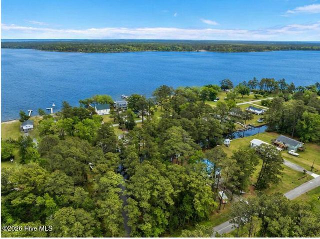 131 Sportsman Lane, Beaufort, NC 28516