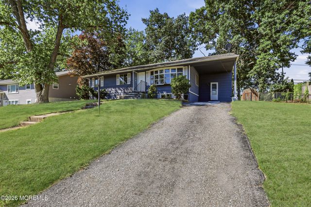 4 Cathedral Drive, Lakewood, NJ 08701