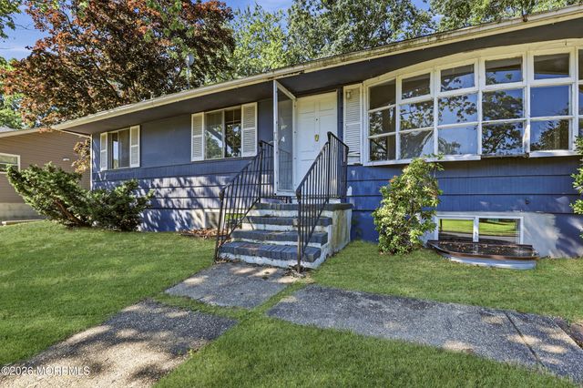 4 Cathedral Drive, Lakewood, NJ 08701