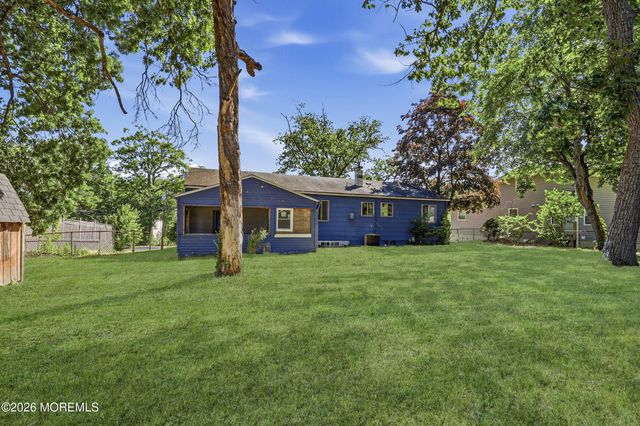4 Cathedral Drive, Lakewood, NJ 08701