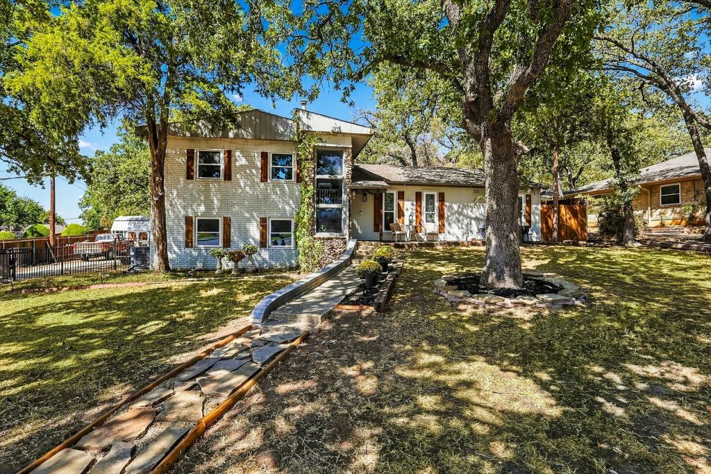 1003 Hopkins Drive, Denton, TX 76205